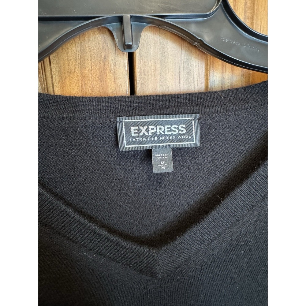Express Merino Wool V-Neck Sweater Black Men's Medium Extra Fine Knit - Picture 2 of 5
